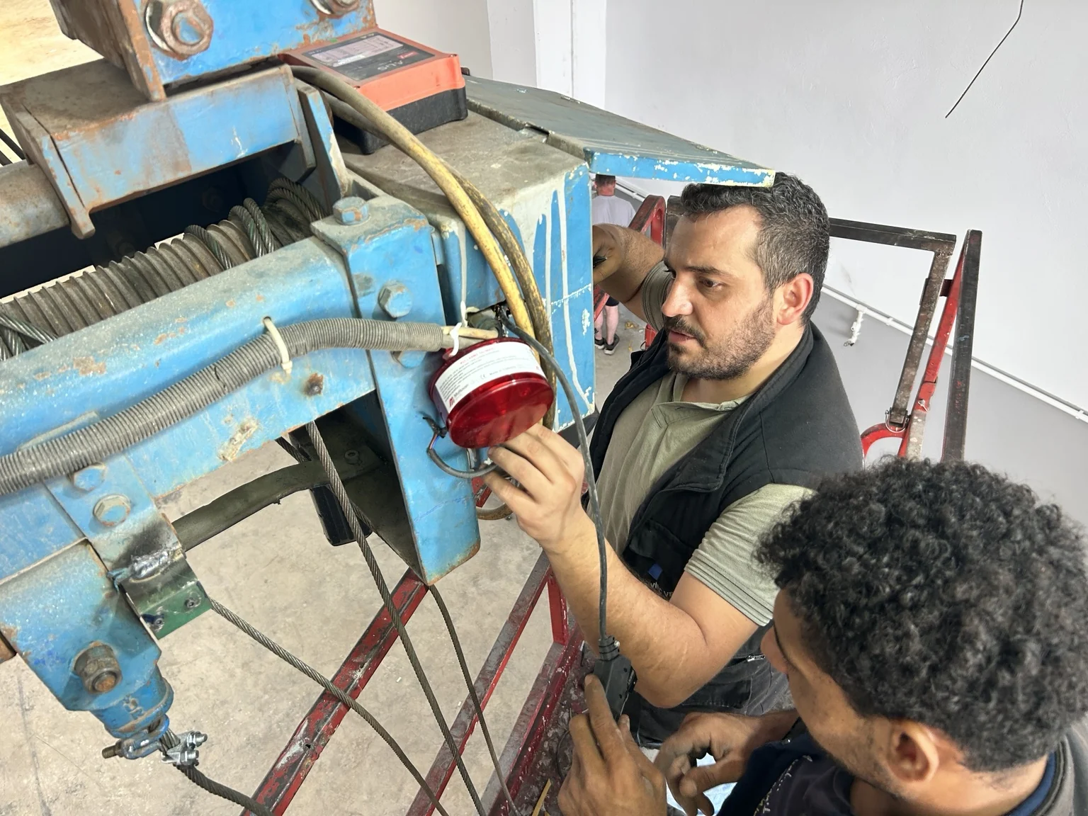 Enzo Dekor Esenyurt 5 ton gezer köprülü vinç limit switch ve siren çalışması